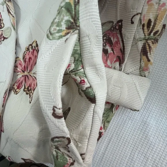 Alfred Dunner cream color with multicolored butterfly women’s jacket - Picture 7 of 8